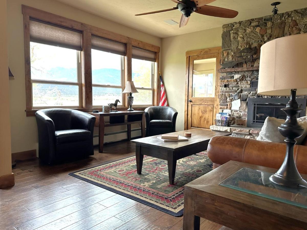 فيلا Private Retreat On Working Horse And Cattle Ranch ساليدا المظهر الخارجي الصورة